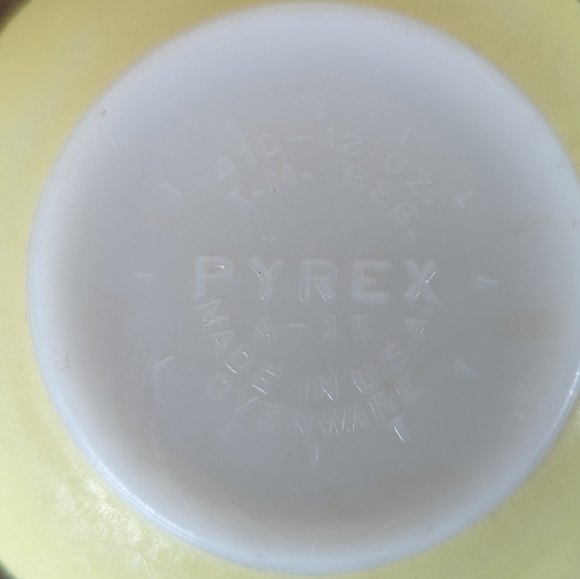 VINTAGE Pyrex 410 Square Hostess Bowl, 12 Ounces, Primary Yellow (Set of 2) - Picture 13 of 13